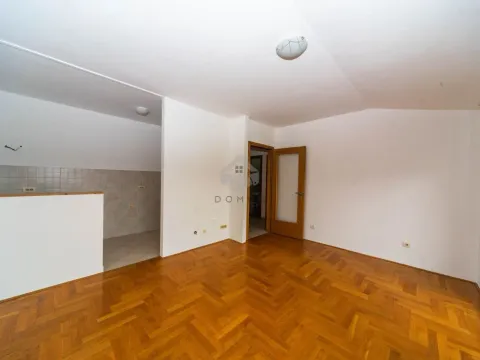 Sale, two bedroom apartment, 70m², Blok 9, Podgorica - image 3