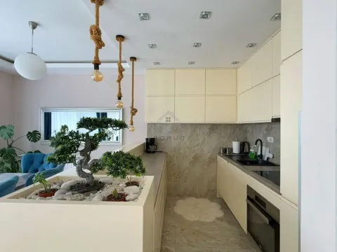 Izdavanje, dvosoban stan, 70m², Bečići, Budva - image 12