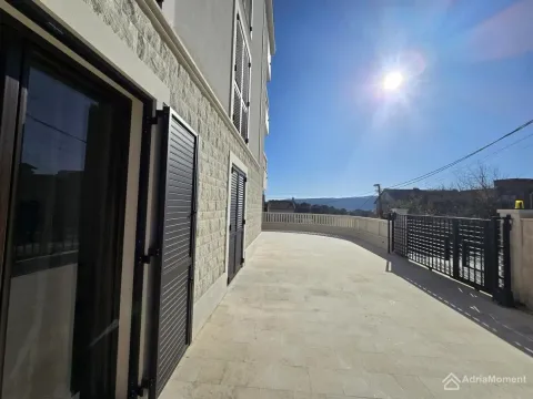 Prodaja, garsonjera, 27m², Centar, Tivat - image 3