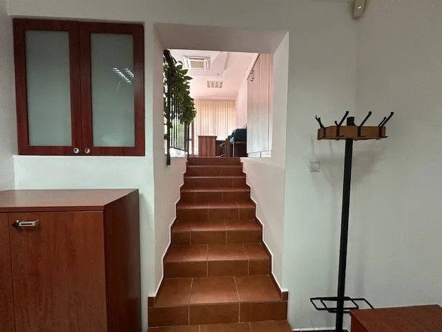 Rent, office space, 81m², Krivi Most, Podgorica