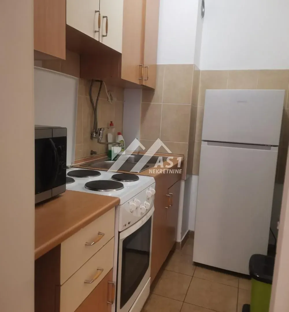 Izdavanje, jednosoban stan, 44m², Grbavica, Novi Sad Sve Podlokacije