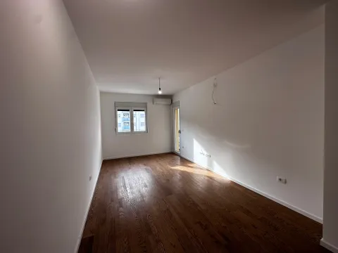 Izdavanje, jednosoban stan, 45m², Pobrežje, Podgorica - image 7