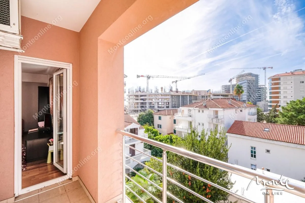 Prodaja, jednosoban stan, 64m², Budva, Crna Gora