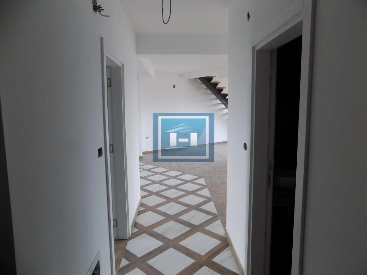 Prodaja, četvorosoban stan, 150m², Jagodnjak, Paraćin