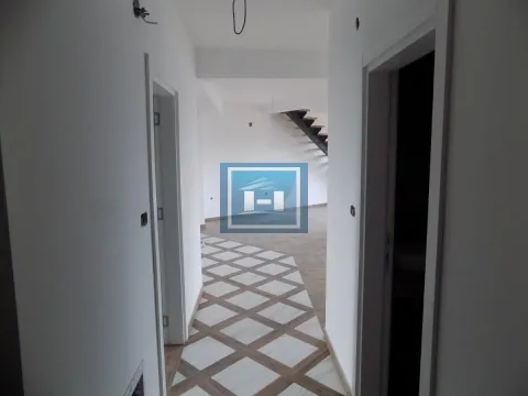 Prodaja, četvorosoban stan, 150m², Jagodnjak, Paraćin - image 14