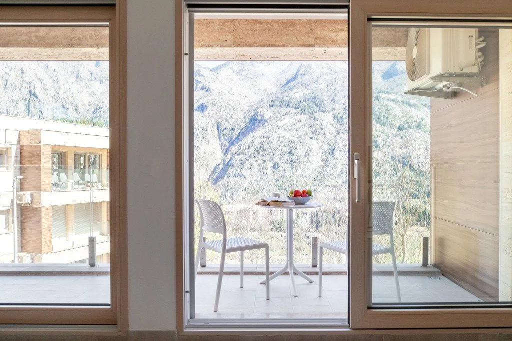 Rent, one bedroom apartment, 73m², Škaljari, Kotor