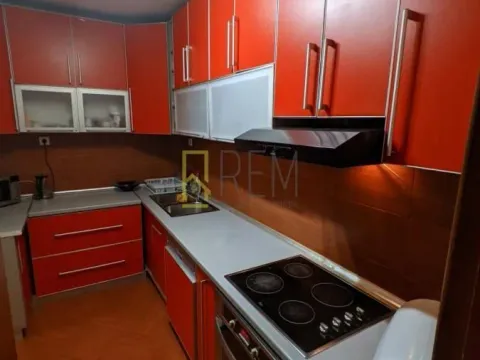 Prodaja, trosoban stan, 80m², Stari Aerodrom, Podgorica - image 3