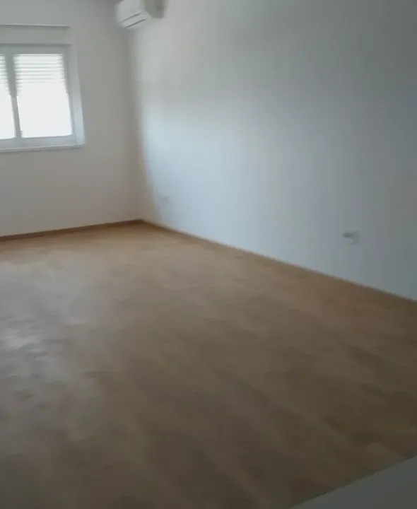 Izdavanje, jednosoban stan, 48m², Stari Aerodrom, Podgorica