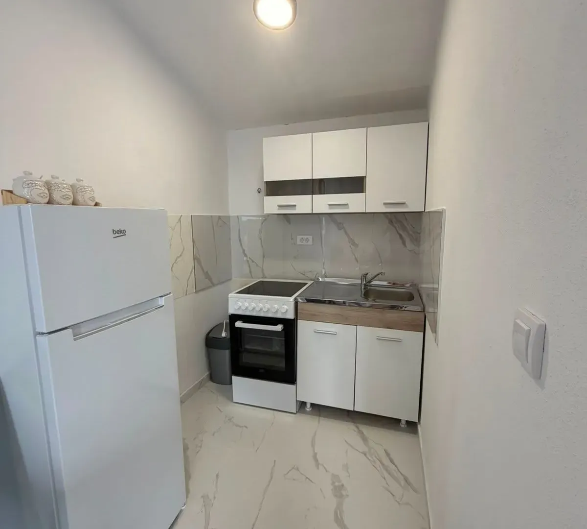 Izdavanje, garsonjera, 36m², Radanovići, Kotor