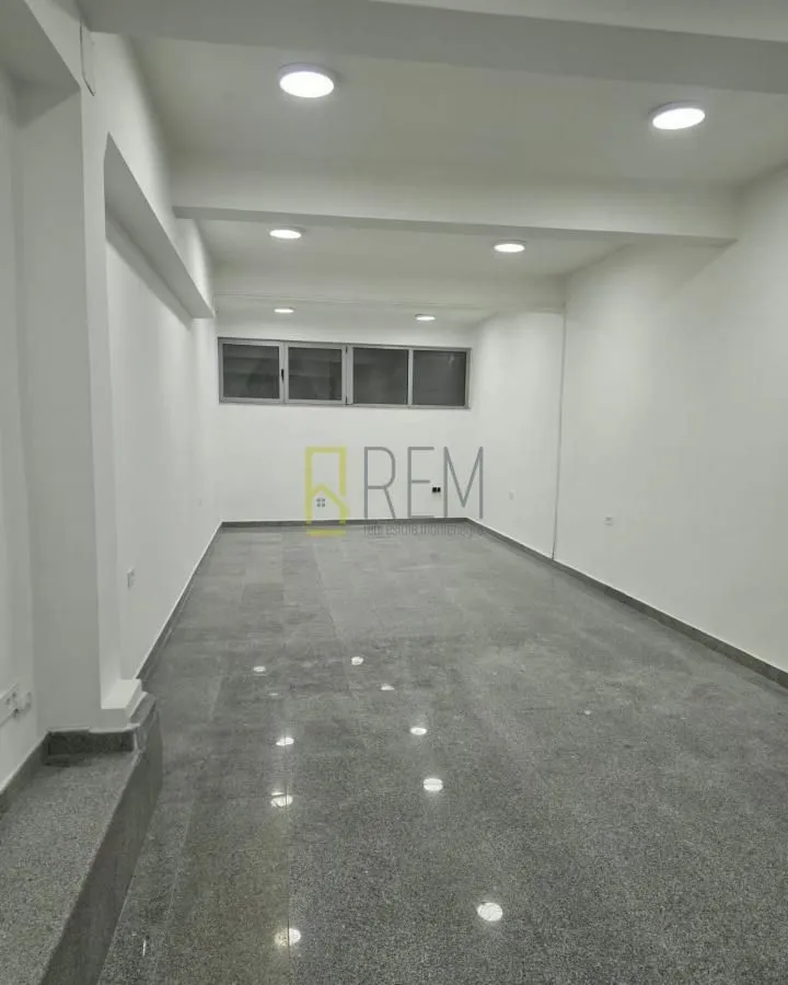 Rent, office space, 130m², Drač, Podgorica