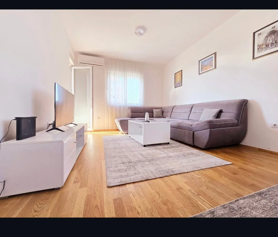 Rent, one bedroom apartment, 50m², Stari Aerodrom, Podgorica
