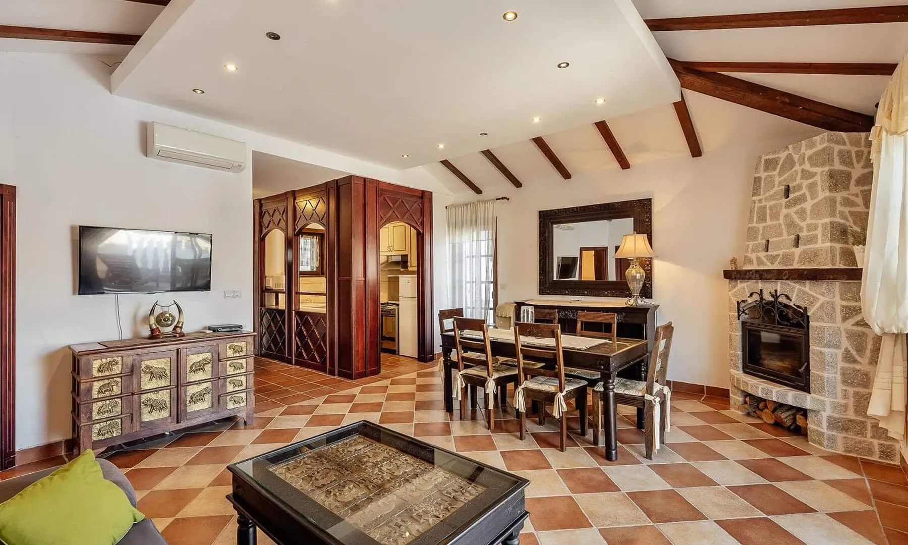 Prodaja, dvosoban stan, 92m², Kostanjica, Kotor