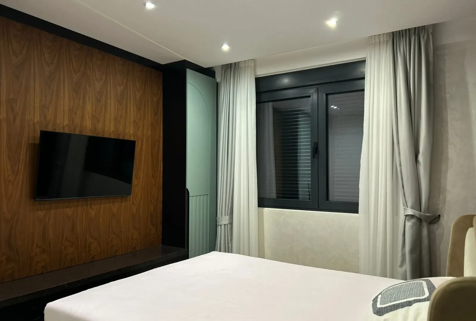 Rent, two bedroom apartment, 110m², Pod Kuk, Tivat
