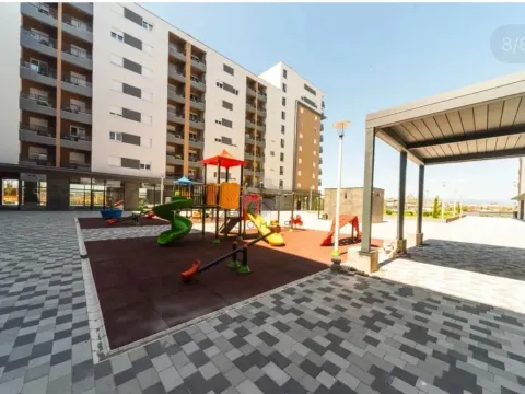 Izdavanje, jednosoban stan, 46m², Stari Aerodrom, Podgorica - image 1