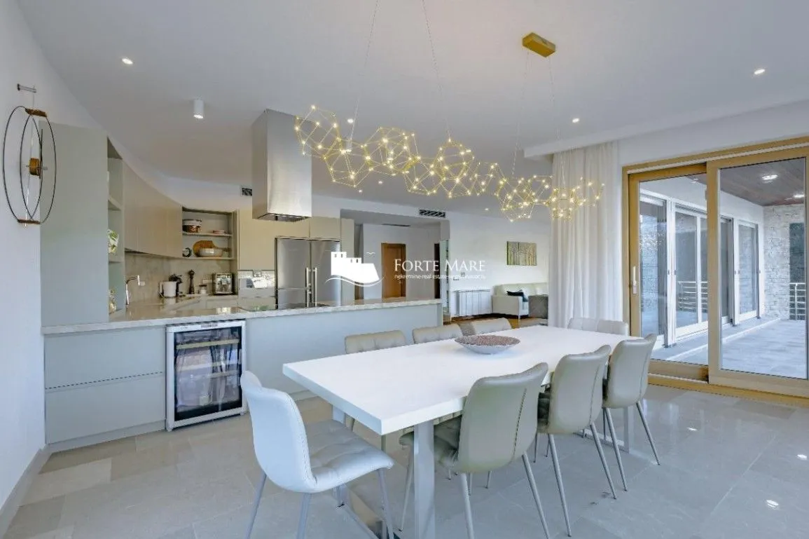 Sale, house, 359m², Stoliv, Kotor