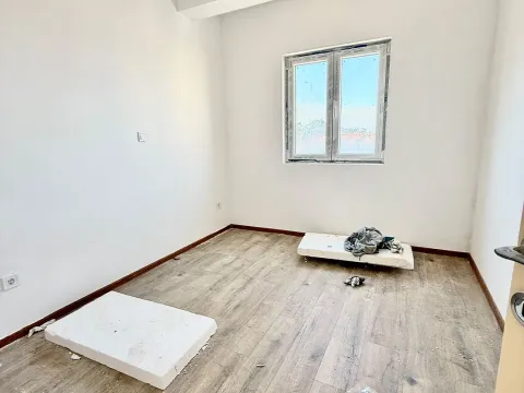 Sale, two bedroom apartment, 55m², Petrovac, Budva - image 7