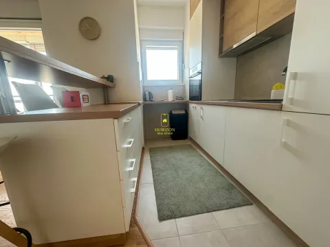 Rent, two bedroom apartment, 65m², City Kvart, Podgorica - image 4