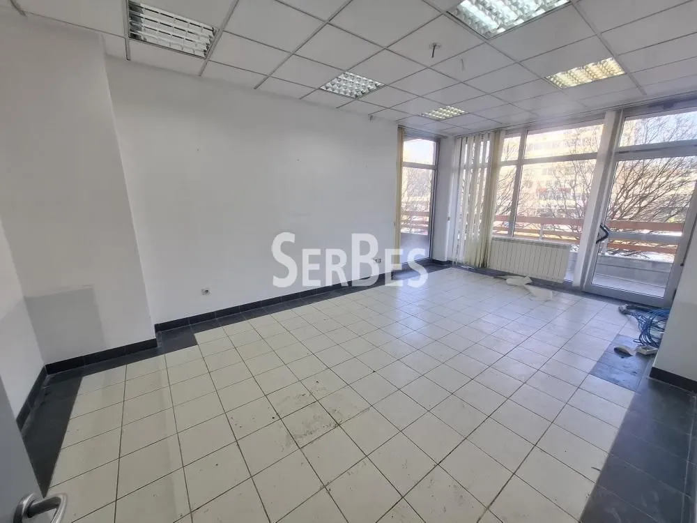 Rent, office space, 400m², Bulevar Oslobodjenja, Novi Sad Sve Podlokacije