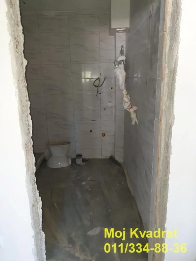 Prodaja, trosoban stan, 76m², Resnik, Beograd