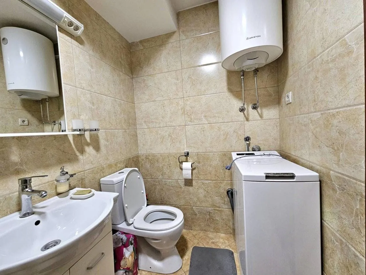 Izdavanje, dvosoban stan, 82m², Ljubović, Podgorica