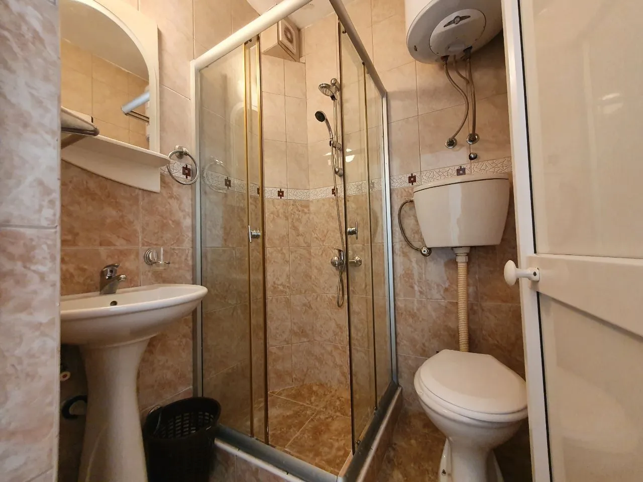 Izdavanje, jednosoban stan, 35m², Sutomore, Bar