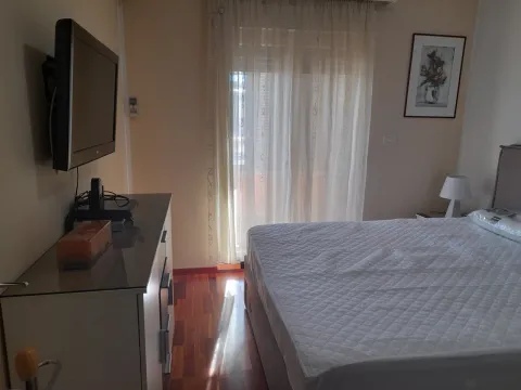 Rent, two bedroom apartment, 80m², City Kvart, Podgorica - image 7