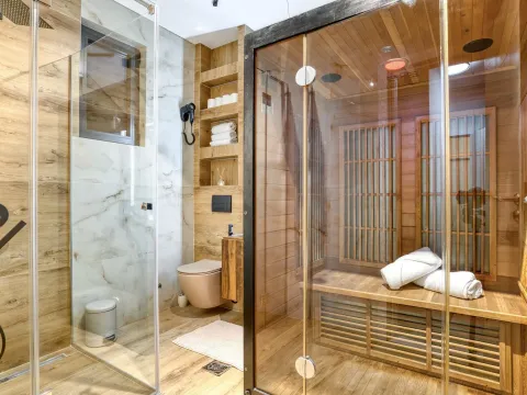 Izdavanje, kuća, 250m², Zagora, Kotor - image 23