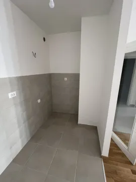 Izdavanje, dvosoban stan, 62m², Zabjelo, Podgorica - image 11