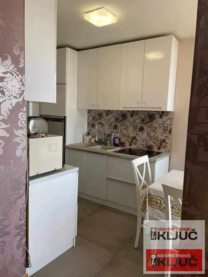 Prodaja, četvorosoban stan, 124m², Grbavica, Novi Sad Sve Podlokacije