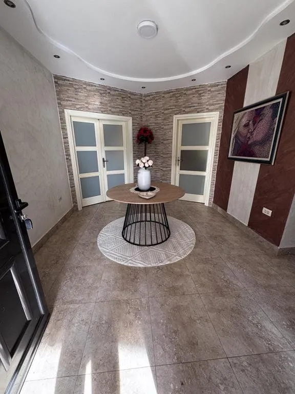 Rent, house, 330m², Podgorica, Crna Gora