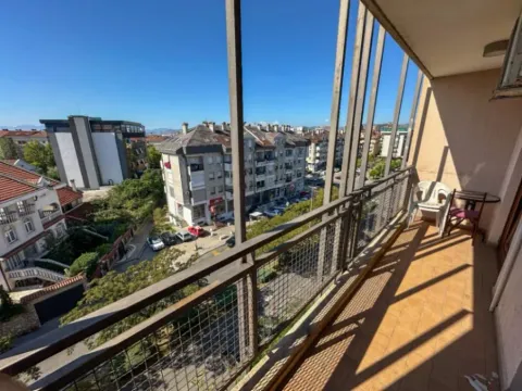 Izdavanje, dvosoban stan, 72m², Stari Aerodrom, Podgorica - image 5