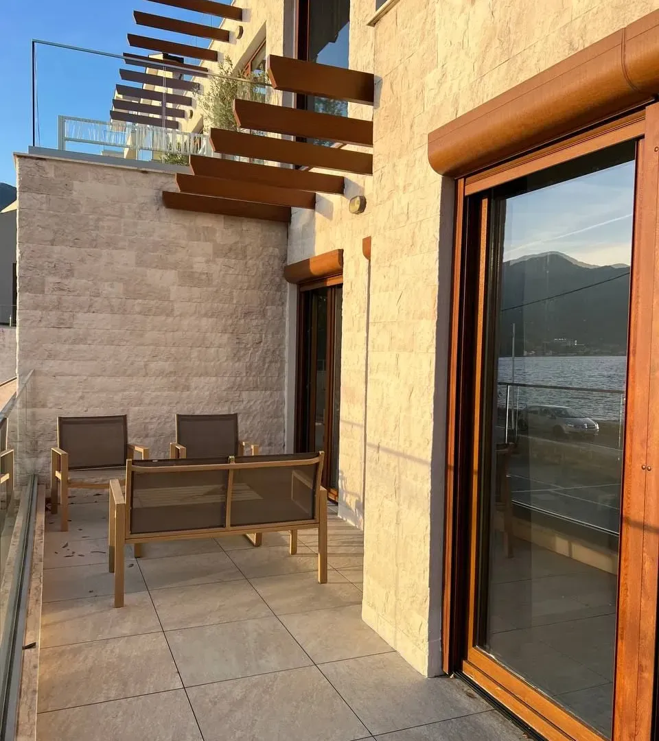 Prodaja, dvosoban stan, 77m², Opatovo, Tivat