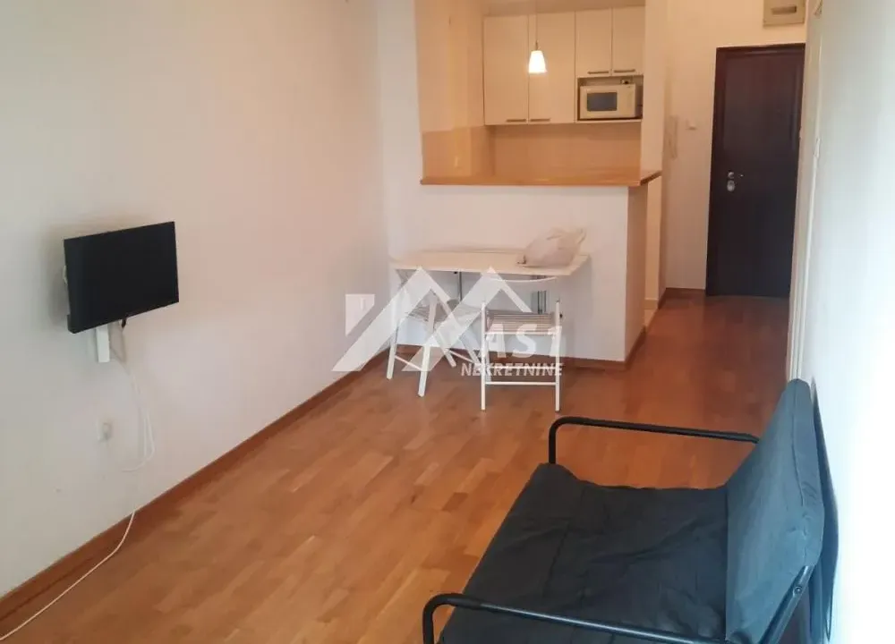 Izdavanje, dvosoban stan, 42m², Liman 3, Novi Sad Sve Podlokacije