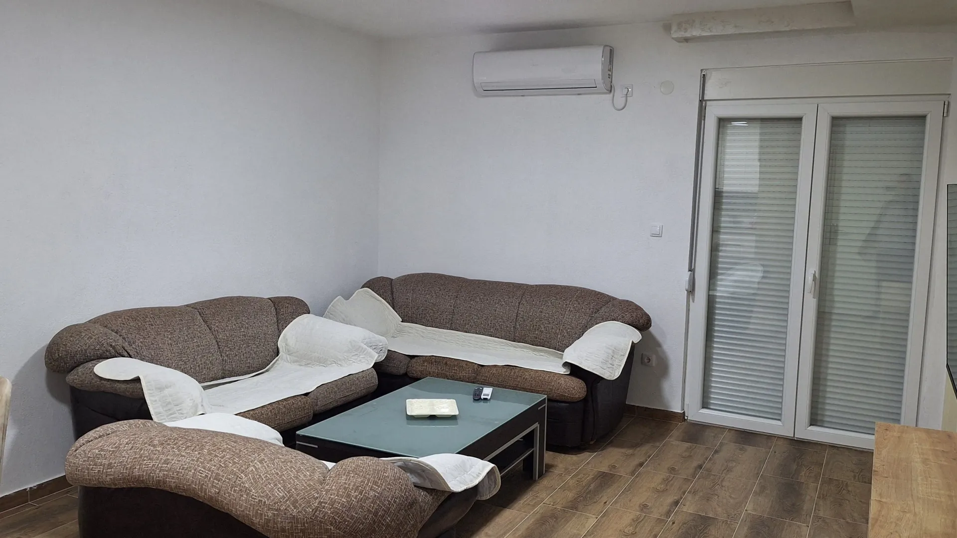 Izdavanje, kuća, 70m², Radanovići, Kotor
