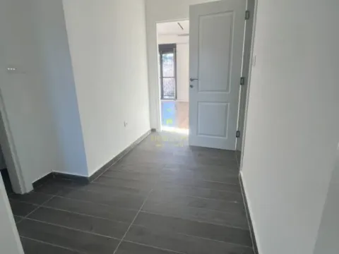 Prodaja, trosoban stan, 90m², Gorica C, Podgorica - image 2