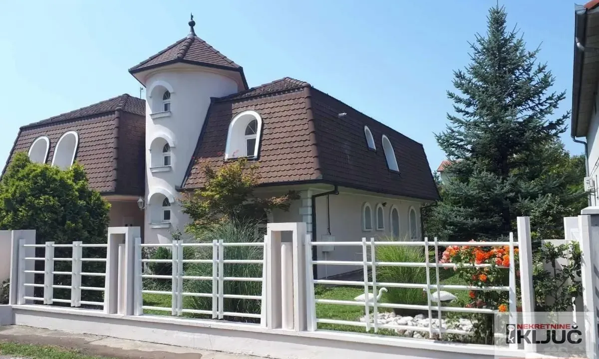 Izdavanje, kuća, 225m², Veternik, Novi Sad Sve Podlokacije