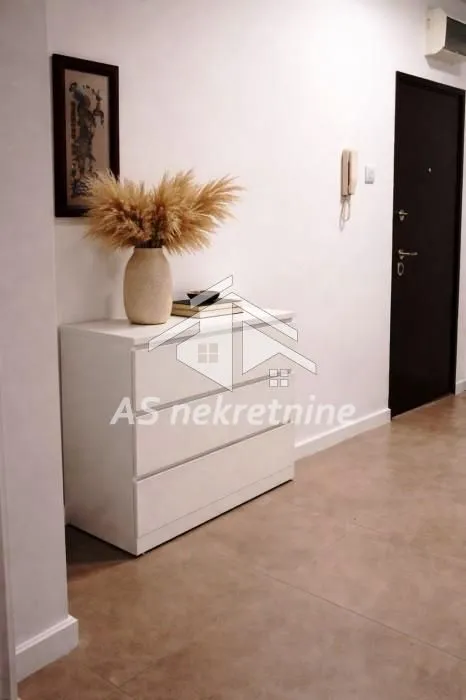 Izdavanje, dvosoban stan, 65m², Slavija, Vračar Sve Podlokacije