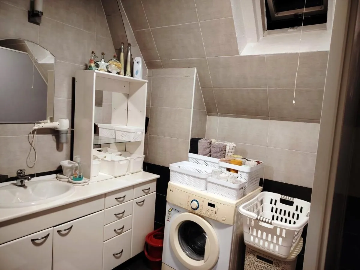 Izdavanje, trosoban stan, 90m², Centar, Niš