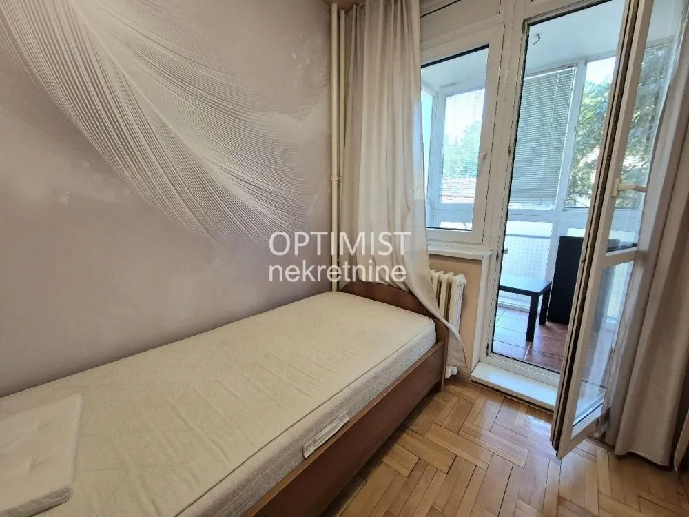 Izdavanje, trosoban stan, 51m², Čukarica, Beograd