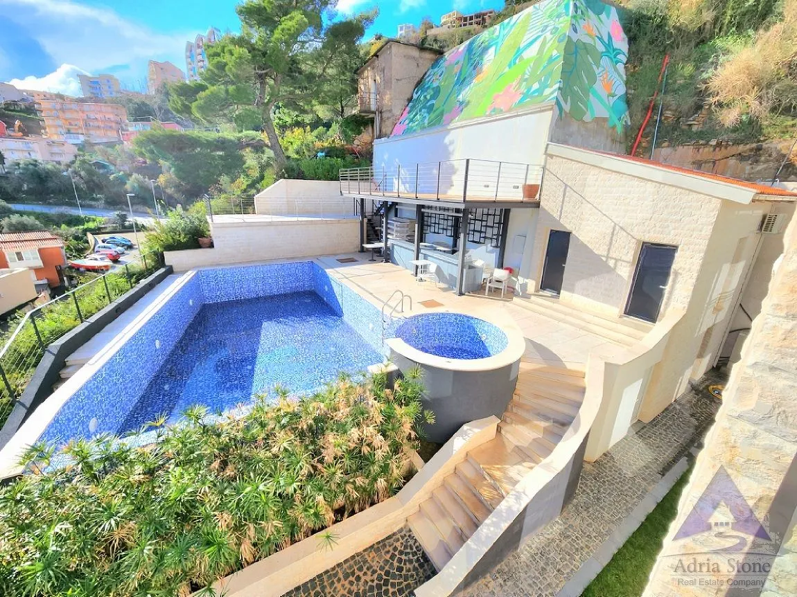 Sale, two bedroom apartment, 111m², Komoševina, Budva