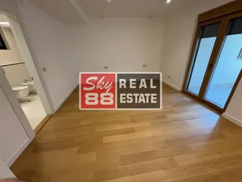 Izdavanje, četvorosoban stan, 148m², Kalenić Pijaca, Vračar Sve Podlokacije - image 11