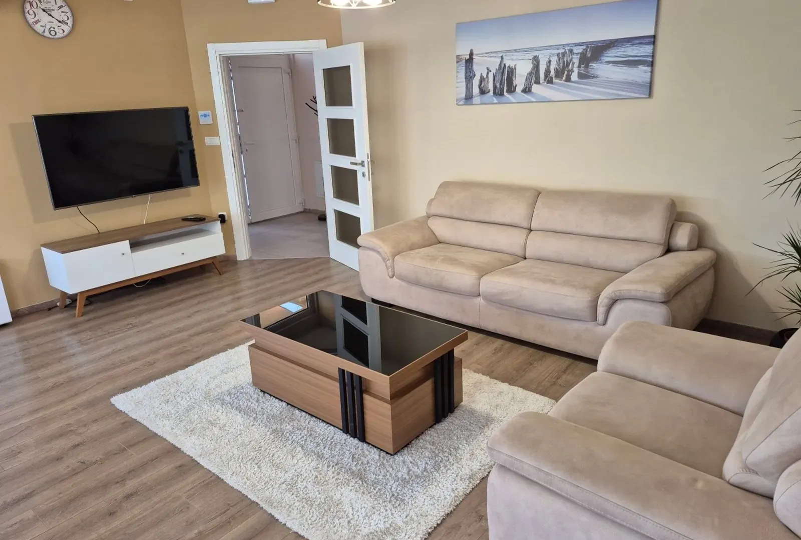 Izdavanje, kuća, 157m², Tološi, Podgorica