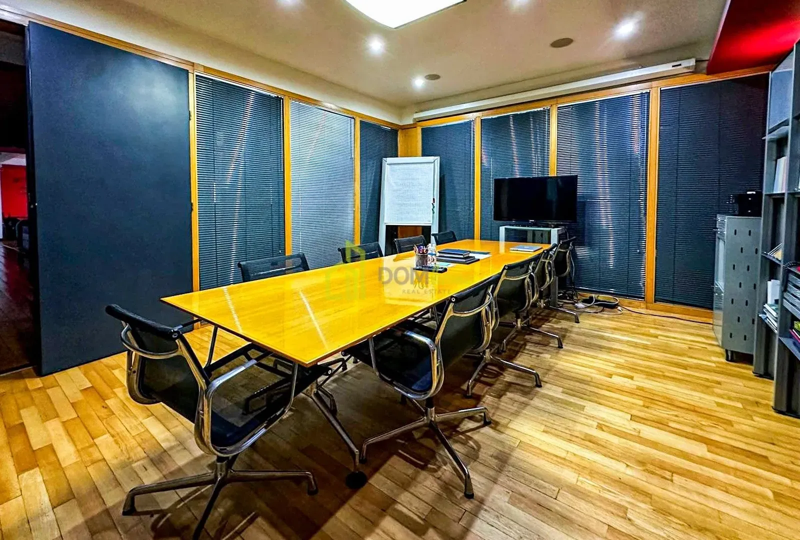 Izdavanje, poslovni prostor, 222m², Centar, Podgorica