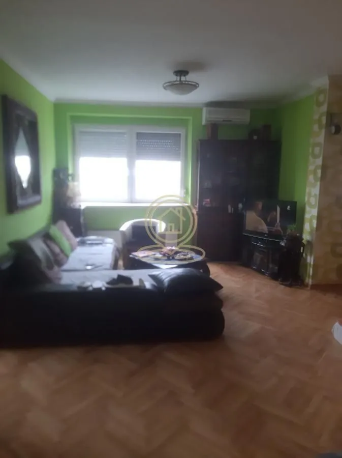 Prodaja, trosoban stan, 80m², Centar, Pančevo