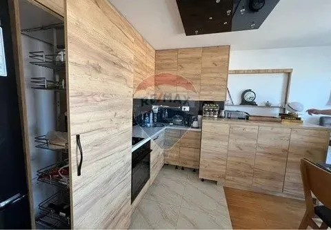 Izdavanje, četvorosoban stan, 136m², Pobrežje, Podgorica - image 18