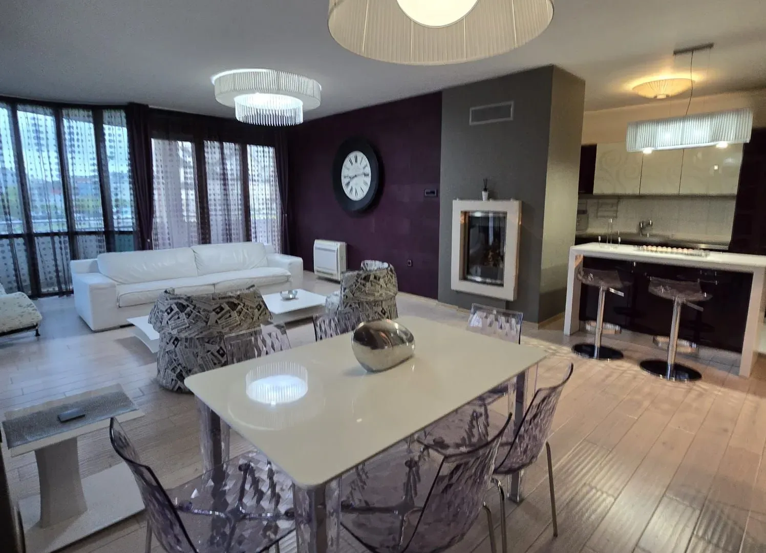 Izdavanje, trosoban stan, 140m², Preko Morače, Podgorica