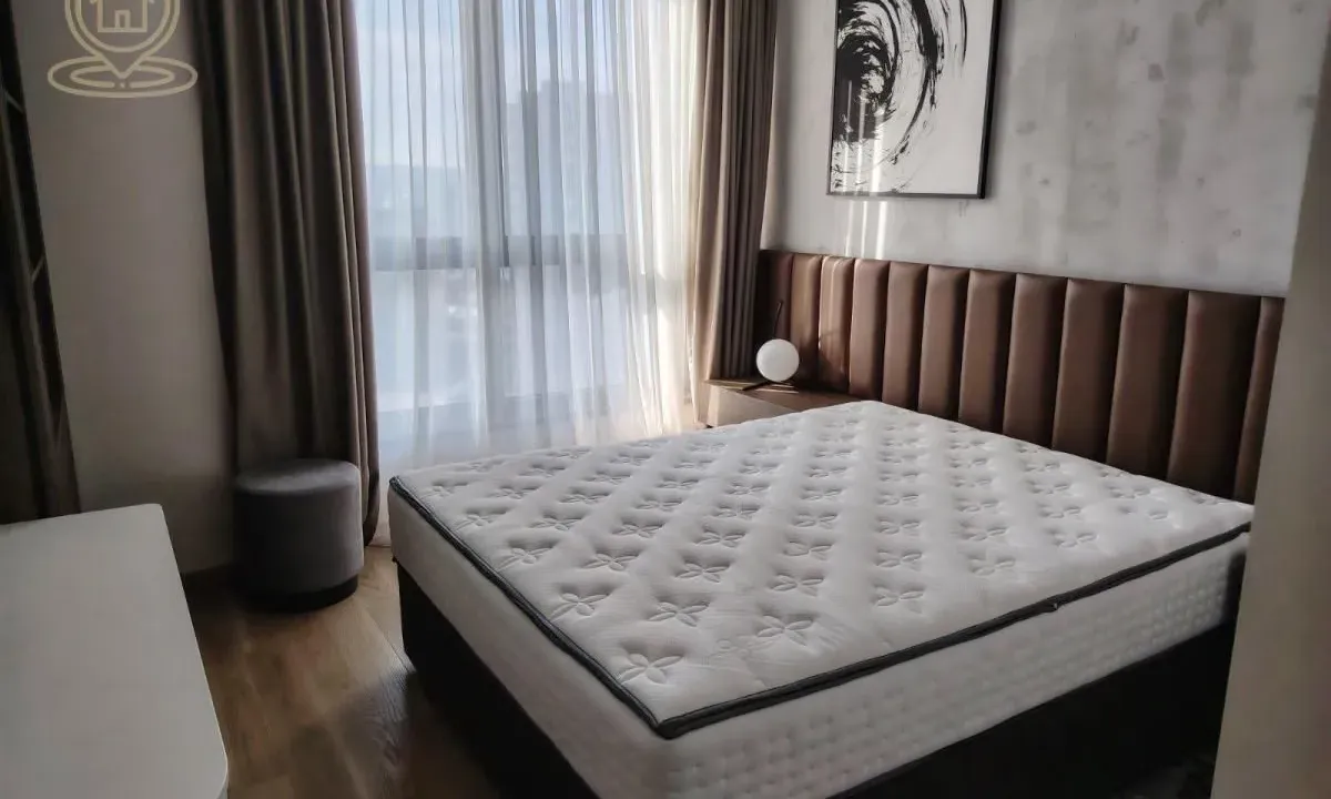 Izdavanje, trosoban stan, 82m², Savski Venac, Beograd