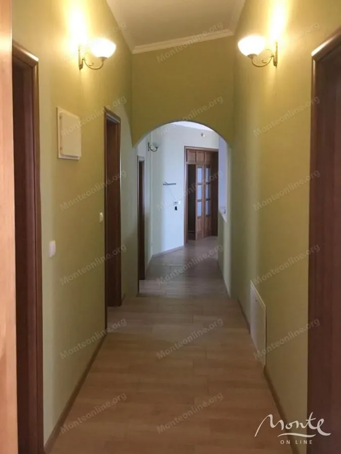 Prodaja, kuća, 380m², Dobre Vode, Bar
