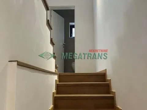 Izdavanje, kuća, 247m², Petrovaradin, Novi Sad - image 10