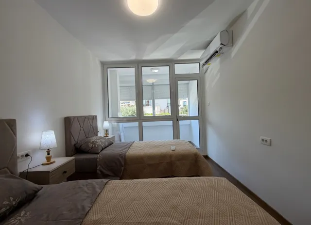 Izdavanje, trosoban stan, 100m², Podgorica, Crna Gora